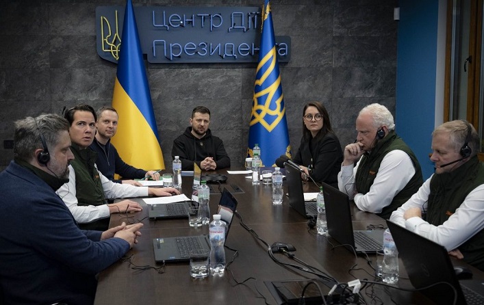 BlackRock und JPMorgan werden die Ukraine bei der Gründung einer Sanierungsbank unterstützen.