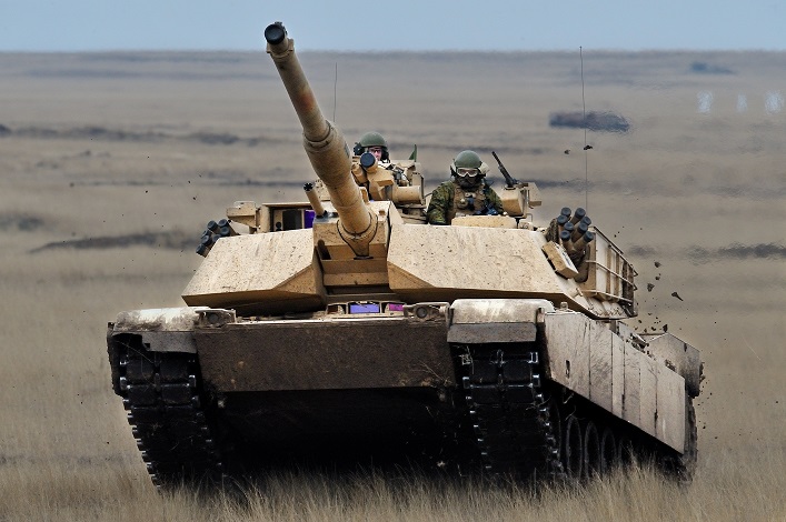 Dwustu ukraińskich żołnierzy opanuje czołgi Abrams do jesieni, a szkolenie na zachodnich myśliwcach rozpocznie się latem.