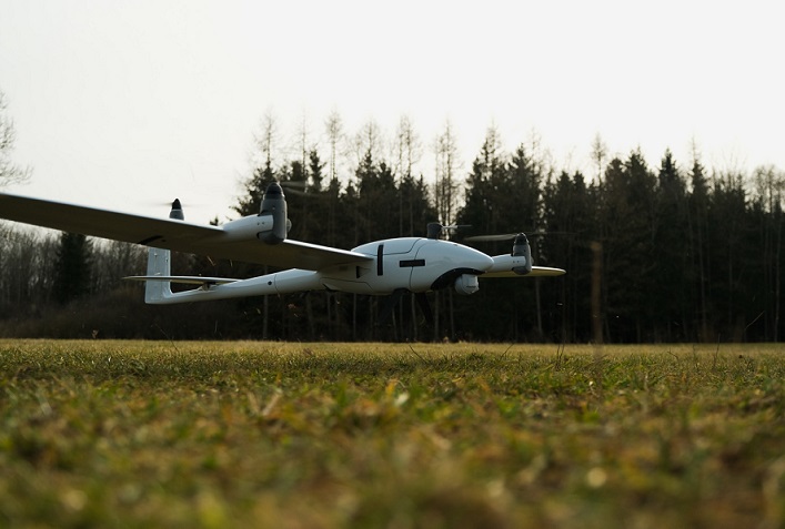 Ukraina otrzyma od USA dodatkowe 300 niemieckich dronów Vector i systemów obrony powietrznej Gepard.