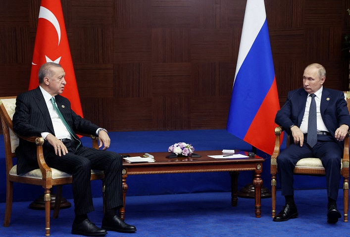 Ердоган заявив, що вмовив Путіна продовжити зернову угоду. РФ заперечує.