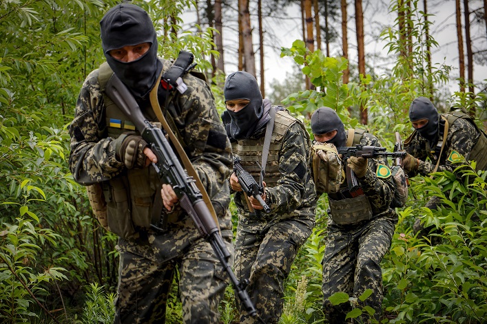 Ukraine’s special forces are being trained in the UK for the Crimean invasion.