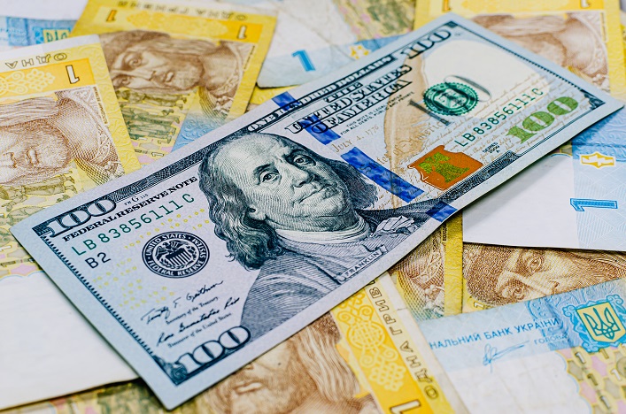 Яким буде курс валюти на початку року?