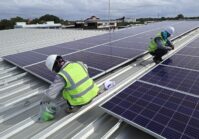 Einer der größten Einzelhändler in der Ukraine installiert auf den Dächern seiner Geschäfte Solarzellen, um 30% seines Energiebedarfs mit Ökostrom zu decken.