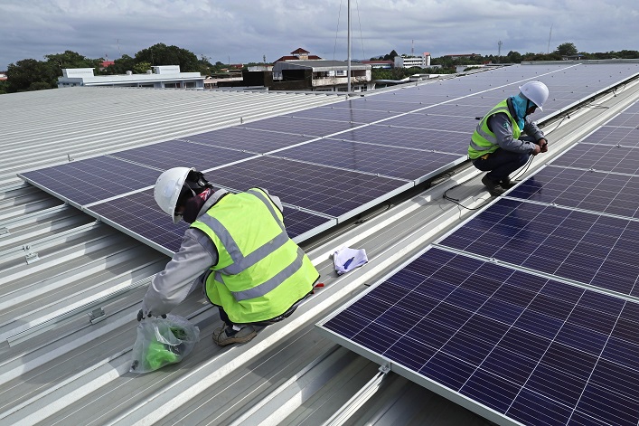 One of the largest retailers in Ukraine is installing solar panels on its stores' roofs to generate 30% of their energy needs with green electricity.