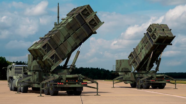 Germany hands over the second Patriot missile system and is buying €258M worth of ammunition; what other weapons did Ukraine get?