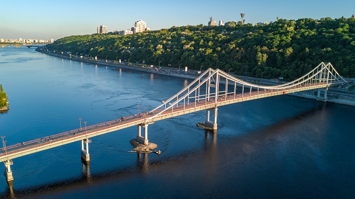 Логистическая инфраструктура Украины оказалась на грани разрушения: 25% мостов находятся в критическом состоянии.
