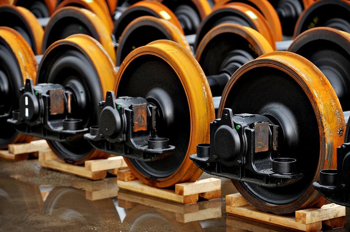 A Ukrainian pipe and railway wheel manufacturer is resuming efforts on several investment projects.