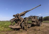 Les États-Unis envisagent de transférer des armes à sous-munitions à l'Ukraine.