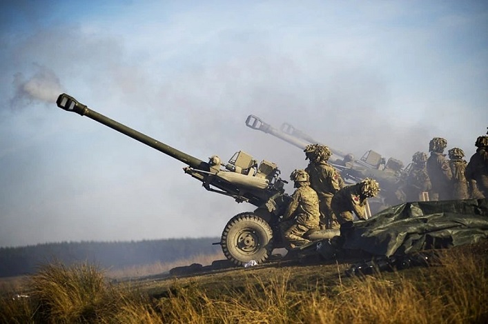 Das britische Unternehmen BAE Systems wird die Haubitze L119 in der Ukraine herstellen.