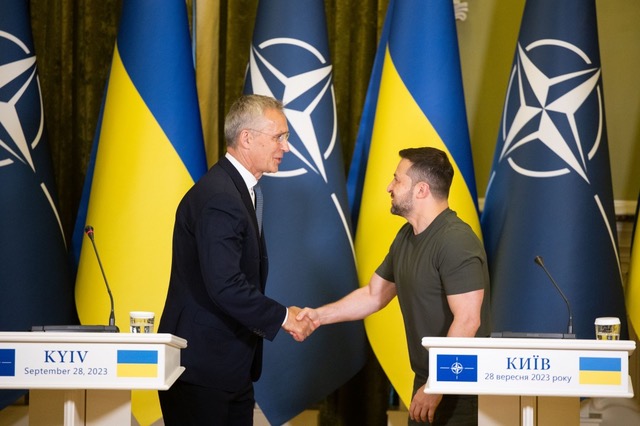 Bei einem Besuch in Kyjiw versprach Stoltenberg der Ukraine zusätzliche Luftabwehrsysteme.