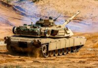 Zehn Abrams-Panzer und zehn gepanzerte Fahrzeuge des Typs M113 sind auf dem Weg in die Ukraine; Deutschland arbeitet an der Bereitstellung von IRIS-T, und Kanada stellt 24,5 Mio. USD für die Vernetzung der ukrainischen Luftverteidigung bereit.