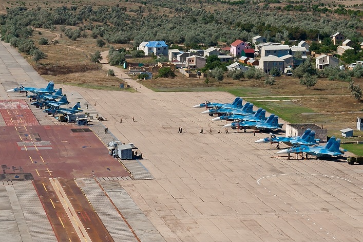 Ucrania ataca el aeródromo de Saki en Crimea con un ataque a gran escala con misiles y drones.