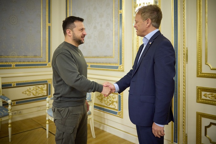 Le nouveau secrétaire à la Défense de Grande-Bretagne est arrivé à Kiev pour clarifier le besoin de l’Ukraine d’un moyen de victoire. 