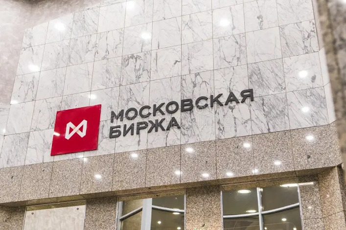La Federación Rusa obligó al BERD a vender su participación en la Bolsa de Valores de Moscú por el 30% de su valor.