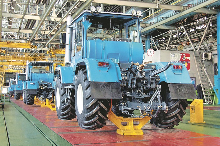 La planta de tractores de Járkov planea reanudar la producción de vehículos militares.