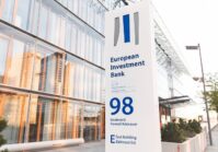 Die EIB stellt mehr als 20 Mrd EUR für Investitionen in verschiedenen Sektoren in Europa zur Verfügung, darunter auch für die Logistikkapazitäten der Ukraine.