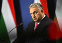 После давления Европейского совета на Венгрию Орбан соглашается выделить Украине €50 млрд, но Словакия выступает против.