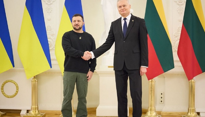 Президент України вирушив до країн Балтії: просить про системи ППО, Литва надає військову допомогу та запускає спільне виробництво озброєння.