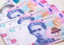 Реальна зарплата українців торік скоротилася на 5%.