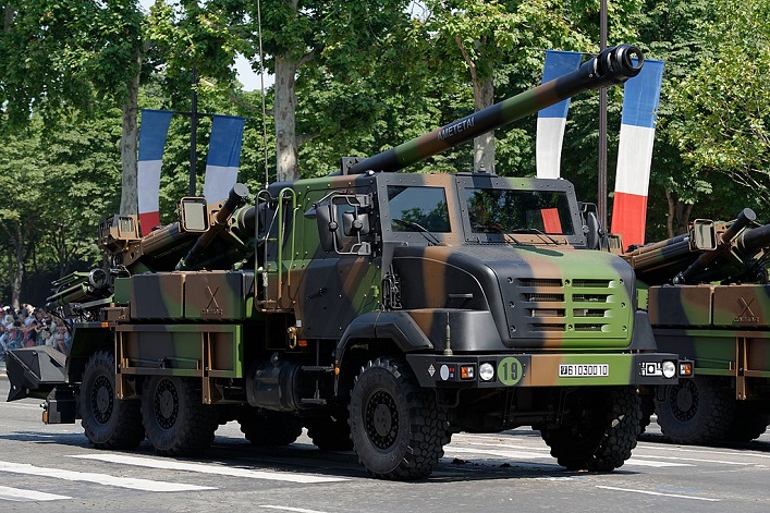 Франція інвестує частину своїх оборонних витрат у виробництво зброї на території України – виробник САУ Caesar відкриє завод.