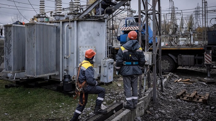 L’Ukraine a besoin d’au moins 1 milliard de dollars pour restaurer son système électrique avant l’hiver.