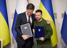 Die Niederlande haben ein Sicherheitsabkommen mit der Ukraine unterzeichnet und werden bis 2024 Militärhilfe in Höhe von 2 Mrd. EUR bereitstellen.