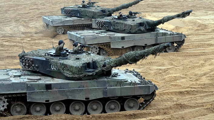 Australien tritt der Drohnen-Koalition bei, Spanien stellt 19 Leopard-2-Panzer zur Verfügung und Estland wird 20 Mio. EUR an Hilfe bereitstellen.