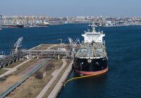 Доходи РФ від продажу нафти та нафтопродуктів в лютому зросли на понад 100%, на тіньовий нафтовий флот припадає 60% транспортувань.