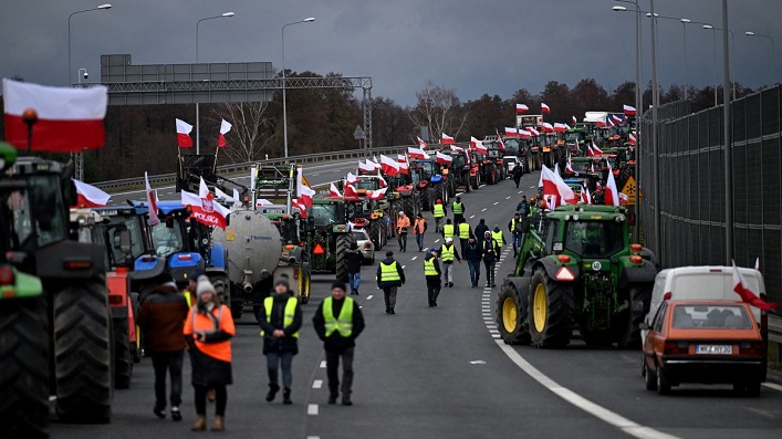 Польський уряд домовився з протестувальниками – хочуть призупинити навіть транзит української агропродукції.