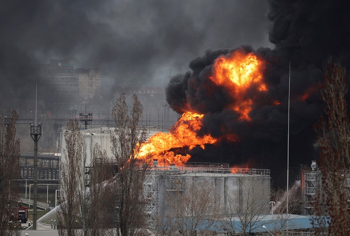 Україна продовжує бити по російських НПЗ – атаковано вже 12 заводів.