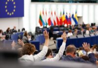 Двенадцать европейских стран настаивают на том, чтобы начать переговоры о вступлении Украины и Молдовы в ЕС в июне.