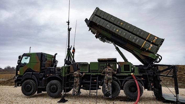 Francia está aumentando el apoyo militar a Ucrania y enviando más armas.