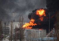 A pesar de las advertencias de Estados Unidos, Ucrania continúa atacando las refinerías rusas, perturbando la exportación de productos petrolíferos y aumentando su precio.