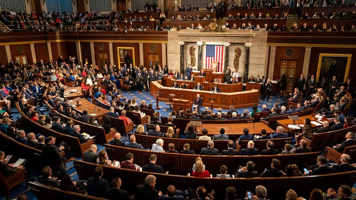 La Cámara de Representantes de Estados Unidos aprobó un proyecto de ley de ayuda financiera de 61.000 millones de dólares para Ucrania con la posibilidad de confiscar activos rusos.