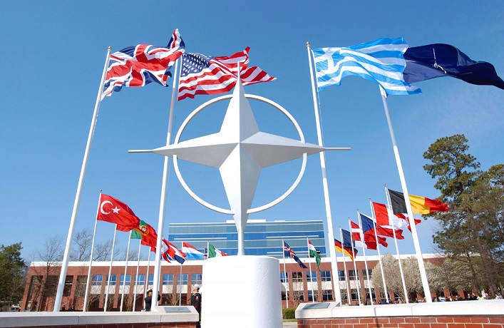 Die NATO-Mitgliedsländer nahmen Stoltenbergs Idee eines 100 Mrd. EUR-Fonds für die Ukraine „mit Beifall“ auf.