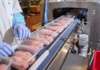 Крупнейший украинский производитель курятины увеличил свою долю на рынке и решил приобрести мясоперерабатывающую компанию за €14 млн.