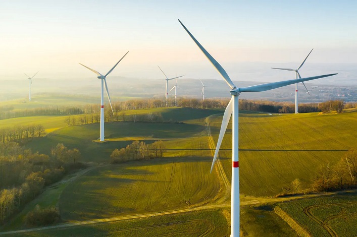 Ein umgesiedeltes Unternehmen nimmt die Produktion von Windturbinen in den Unterkarpaten auf, und DTEK bereitet sich auf den Bau der zweiten Stufe des Windparks Tyligulska vor.