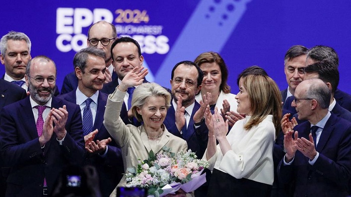 Wahlen zum Europaparlament: Die Europäische Volkspartei liegt vorn, Ursula von der Leyen will mit pro-ukrainischen Kräften eine Mehrheit schaffen.
