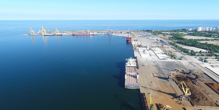 L’Ukraine prépare la reconstruction du port maritime de Chornomorsk.