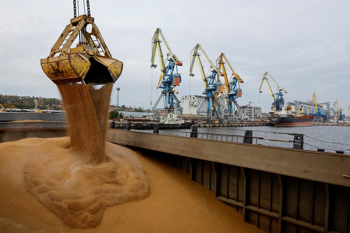 En esta temporada, las exportaciones de cereales y oleaginosas de Ucrania pueden caer a su nivel más bajo en ocho años.