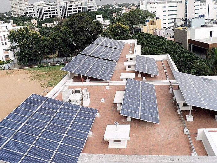 Ucrania está cambiando a la energía solar: se han concedido préstamos por valor de mil millones de UAH y se instalarán paneles solares en todos los edificios públicos.