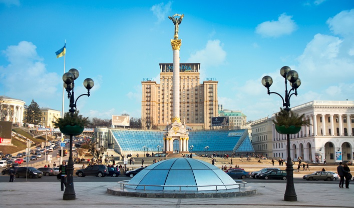 The Inzhur real estate investment fund seeks to attract up to 10,000 investors to privatize the Ukraina hotel in the center of Kyiv.