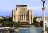 El fondo de inversión inmobiliaria Inzhur pretende atraer hasta 10.000 inversores para privatizar el hotel Ukraina en el centro de Kyiv.