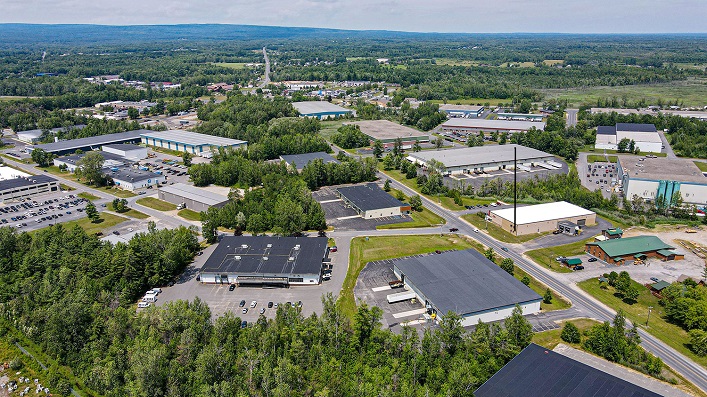 Ein neuer Industriepark mit Dutzenden von Fabriken wird in Vorkarpaten eröffnet.