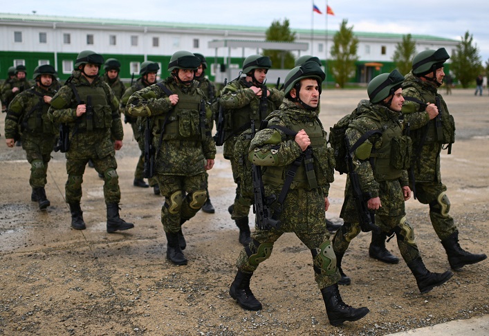 Russland bereitet eine neue Offensive in der Region Charkiw und von Norden her vor, während Lukaschenko seine Truppen von den Grenzen zurückzieht und zu Verhandlungen aufruft.