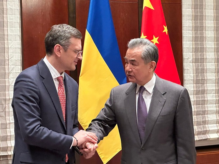 Dmytro Kuleba has arrived in China to discuss Beijing’s possible role in ending the war in Ukraine.