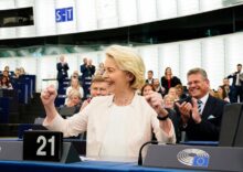 Ursula von der Leyen bleibt Chefin der EU-Kommission und verspricht, eine Europäische Verteidigungsunion zu schaffen und die Ukraine auf ihrem Weg in die EU zu unterstützen.