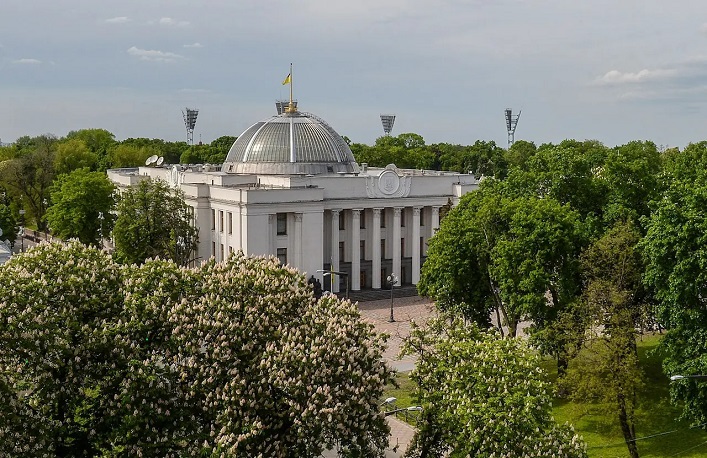 Парламент комментирует снижение кредитного рейтинга Украины до RD.