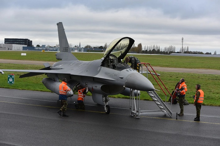 Después de casi un año de negociaciones, Ucrania has recibió sus primeros aviones de combate F-16.