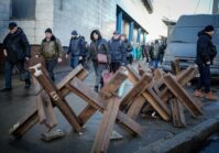 Większość Ukraińców twierdzi, że sytuacja gospodarcza pogarsza się, ale ludność pracuje więcej i ma wyższe dochody.